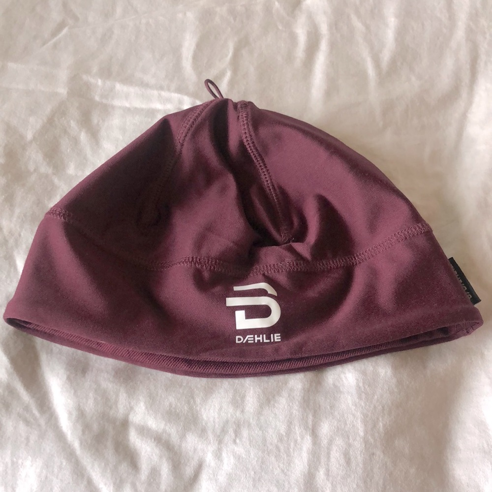 Bjorn Daehlie athletic Nordic ski cap beanie purple plum light weight